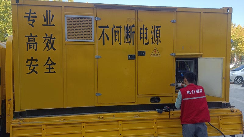 无锡柴油发电机组和UPS电源配合使用时，如何避免切换过程中的电力中断？